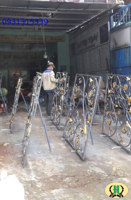 dịch vụ l&agrave;m cửa sắt chuy&ecirc;n nghiệp tại dĩ an