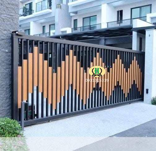 Lắp Đặt Cửa Sắt chuy&ecirc;n nghiệp Tại Quận 2 TPHCM