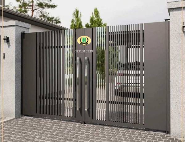 Lắp Đặt Cửa Sắt gi&aacute; rẻ Tại Quận 2 TPHCM