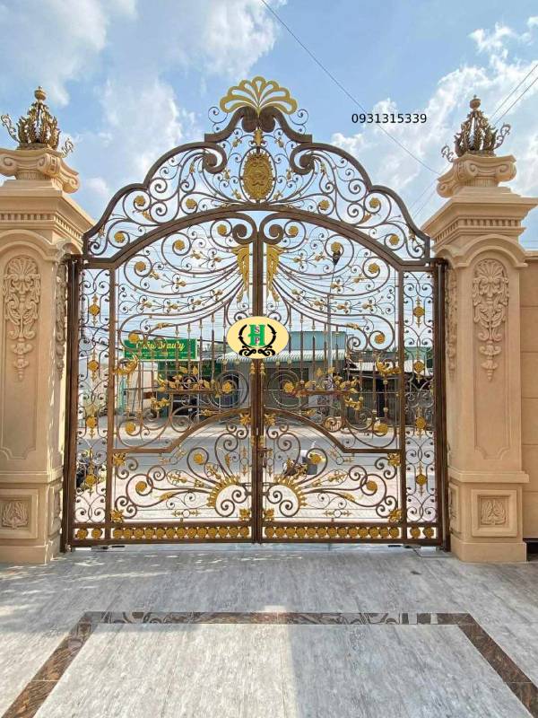 Lắp Đặt Cửa Sắt Trọn Gói Tại Quận 2, TP.HCM - Thẩm mỹ & Tiết kiệm